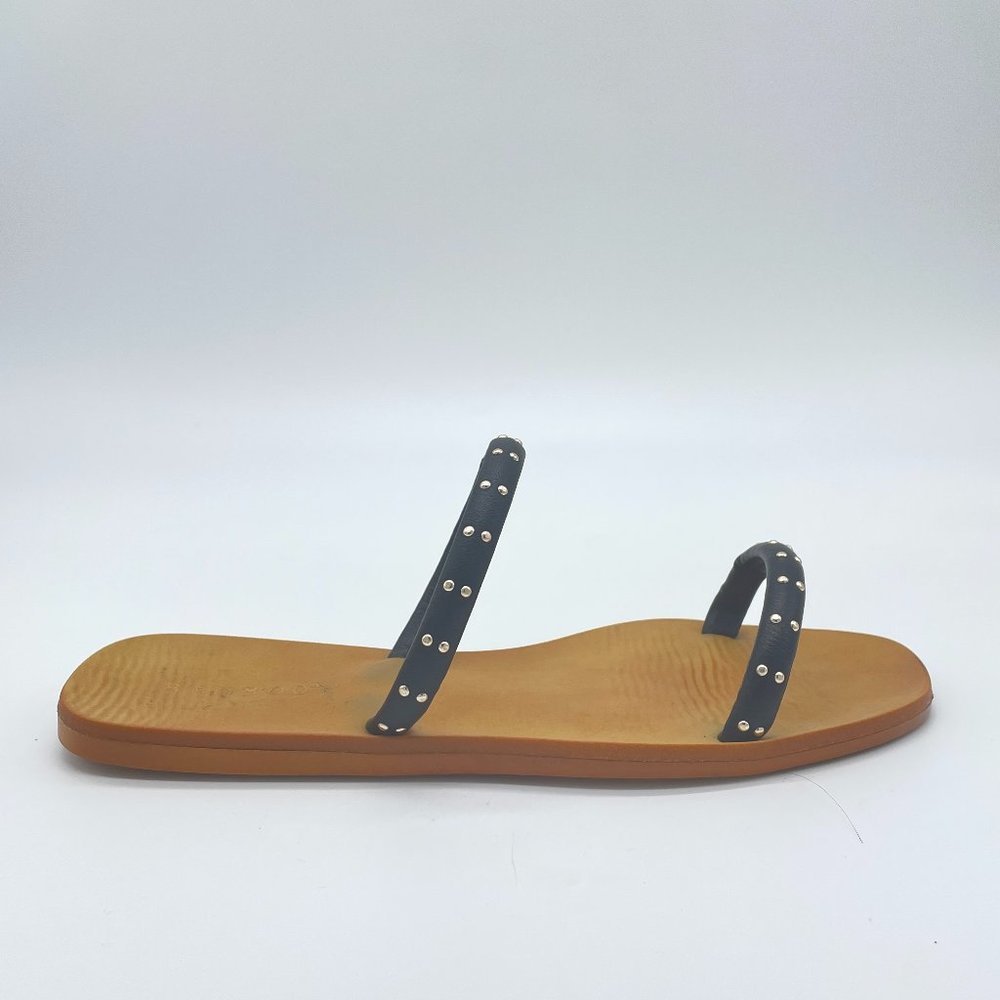 Moonbathe-33 Comfortable Beach Slide With Small Stones